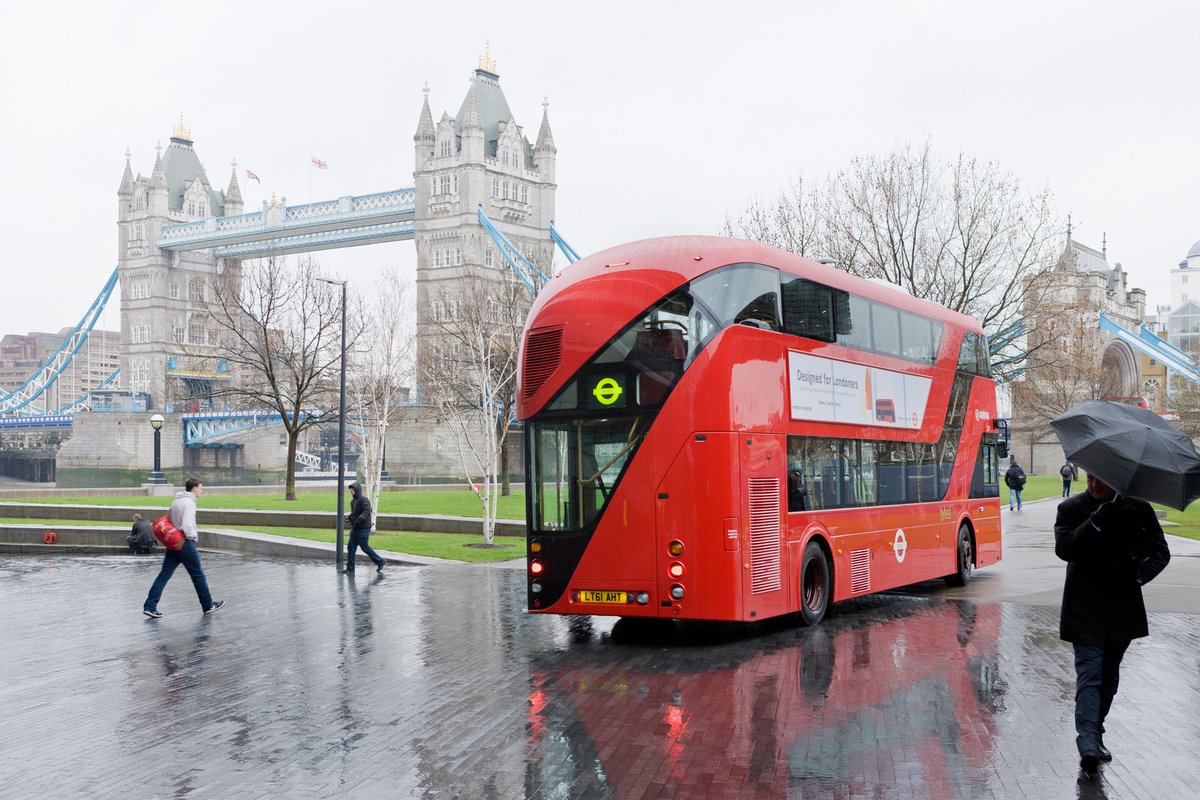 ttransithub's tweet image. London 🇬🇧

New Routemaster 
 
Inspired by the original AEC Routemaster, its notable for featuring a hop-on hop-off rear open platform to be fully accessible. In service since February 2012 but its continuity is not assured due to high cost and fare evasion.

🖌️Heatherwick Studio