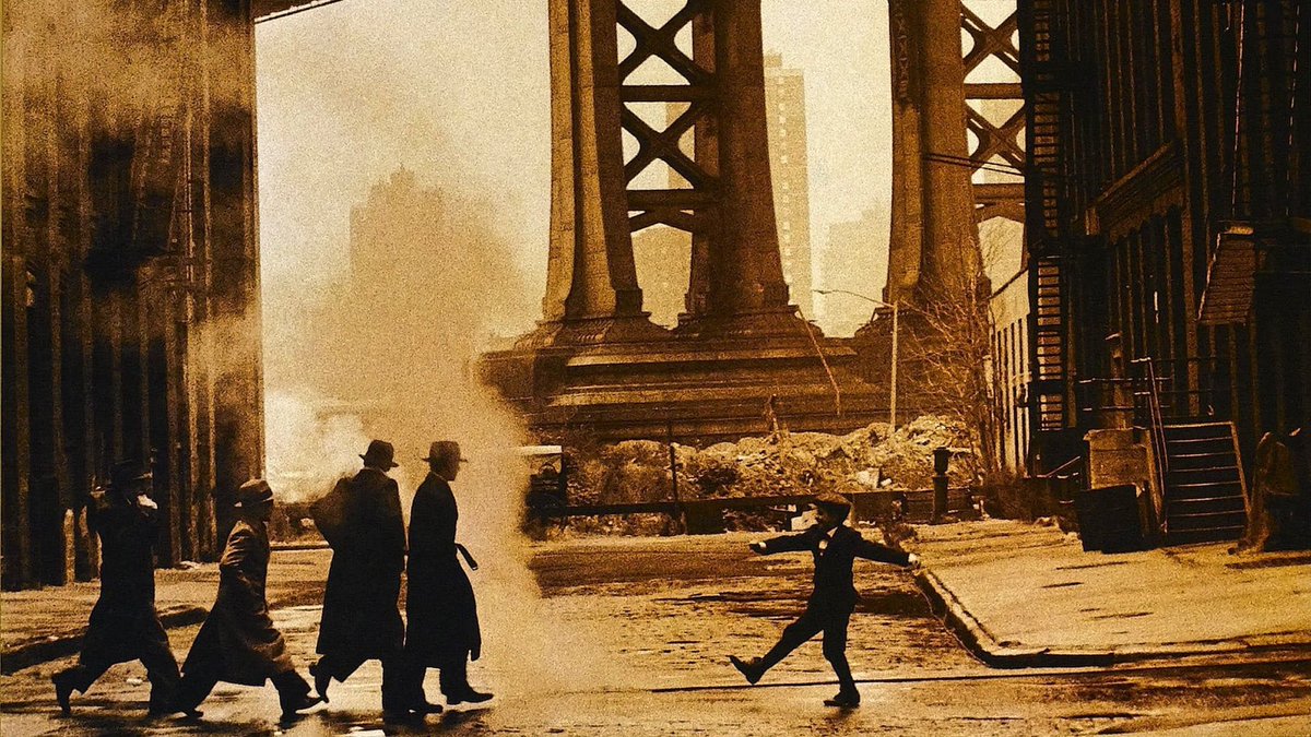 #2 - Once Upon A Time in America de Sergio Leone (1984)3h40 d’un film où l’on ne s’ennuie jamais. S. Leone nous offre ici la possibilité de nous balader dans une l’Amérique violente des années 30. Ce film est tout bonnement un chef-d’oeuvre, un des plus beaux films qui existe.