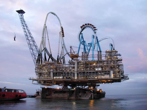 TradequipIntl's tweet photo. When it is Friday but you are on an oil rig. #FridayFeeling #newestmodeloilrig #oilandgas #humor #tradequip https://t.co/jwbt4vjHeB