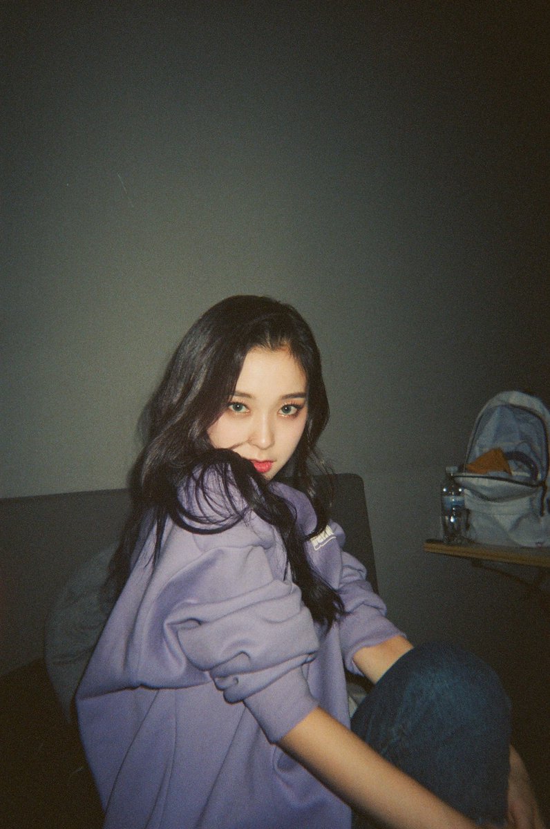 ⠀⠀⠀⠀이가현's 최신 정보'! ❄️

보구밍 썸냐들❤❤  오늘 날이 너무 좋다여ㅎㅎ 그래서 창문 너머로 썸냐한테 텔레파시도 보내고 사진도 올려봐여!❤❤  또 마지막 사진은 배경화면으로..ㅎㅎ 헤헤헤헤 사랑해여~❤❤