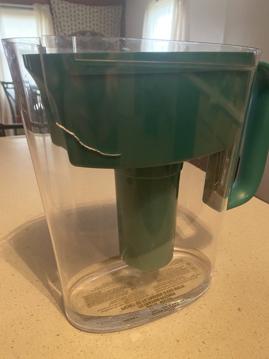 ROConnor51's tweet photo. @BritaUSA Listen, I love you and love your products but could I get an update to the inquiry I sent weeks ago? The attached picture is what happens when the filter gets dislodged and you try to resecure it.  What’s a girl gotta do to get some warranty details? #theyfilteredme 😞 https://t.co/kItEfiectK