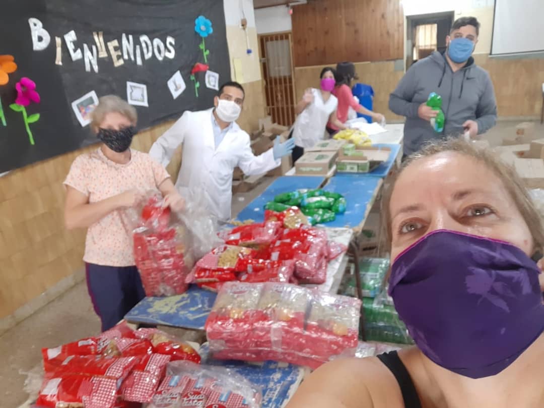 DanteBoeri's tweet image. Hoy dimos una mano en el armado del SAE de la Secu 30 y la Primaria 47 de #Echeverria. Siempre en las escuelas con nuestrxs compañerxs, siempre en las escuelas por nuestrxs alumnxs!!!
Organización y solidaridad!!!
@SUTEBAProvincia @PDSurradio @echeverriaol @hm_hugomoreno