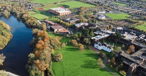 University of Limerick to review decision not to refund student accommodation fees dlvr.it/RVNvDj