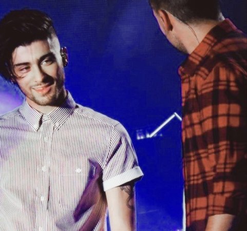 Zayn Malik looking at Liam Payne ; a necessary thread