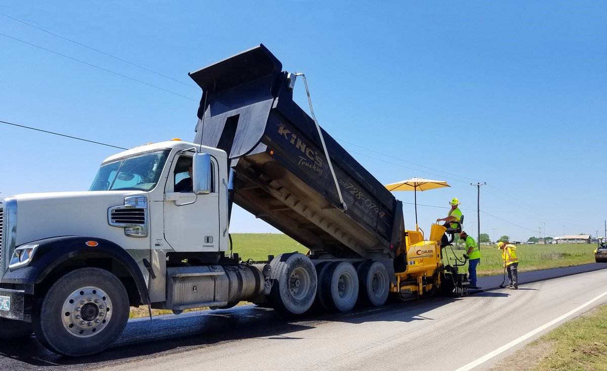 It doesn’t get much better for spring start up than a nice straight road and clear blue skies! Another newly delivered CP85 in Oklahoma courtesy of <a href="/VanKeppel/">Van Keppel Co.</a> #MatQualityMatters #OneAstec #AstecIndustries