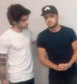 Zayn Malik looking at Liam Payne ; a necessary thread