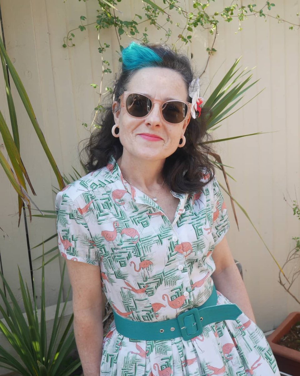 VoodooDollEnt's tweet photo. Happy Friday! It's a glorious day so thought I'd wear a dress
Dress @revivalretro
Shoes @rocketoriginals
Jewellery @bowandcrossbones & @splendette
#dressupfriday #frockupfriday #vintageshades #vintagestyle #bluehair #flamingos #sunshine #retro #stayinghome #stayhome #StaySafe https://t.co/vAumnpByFL