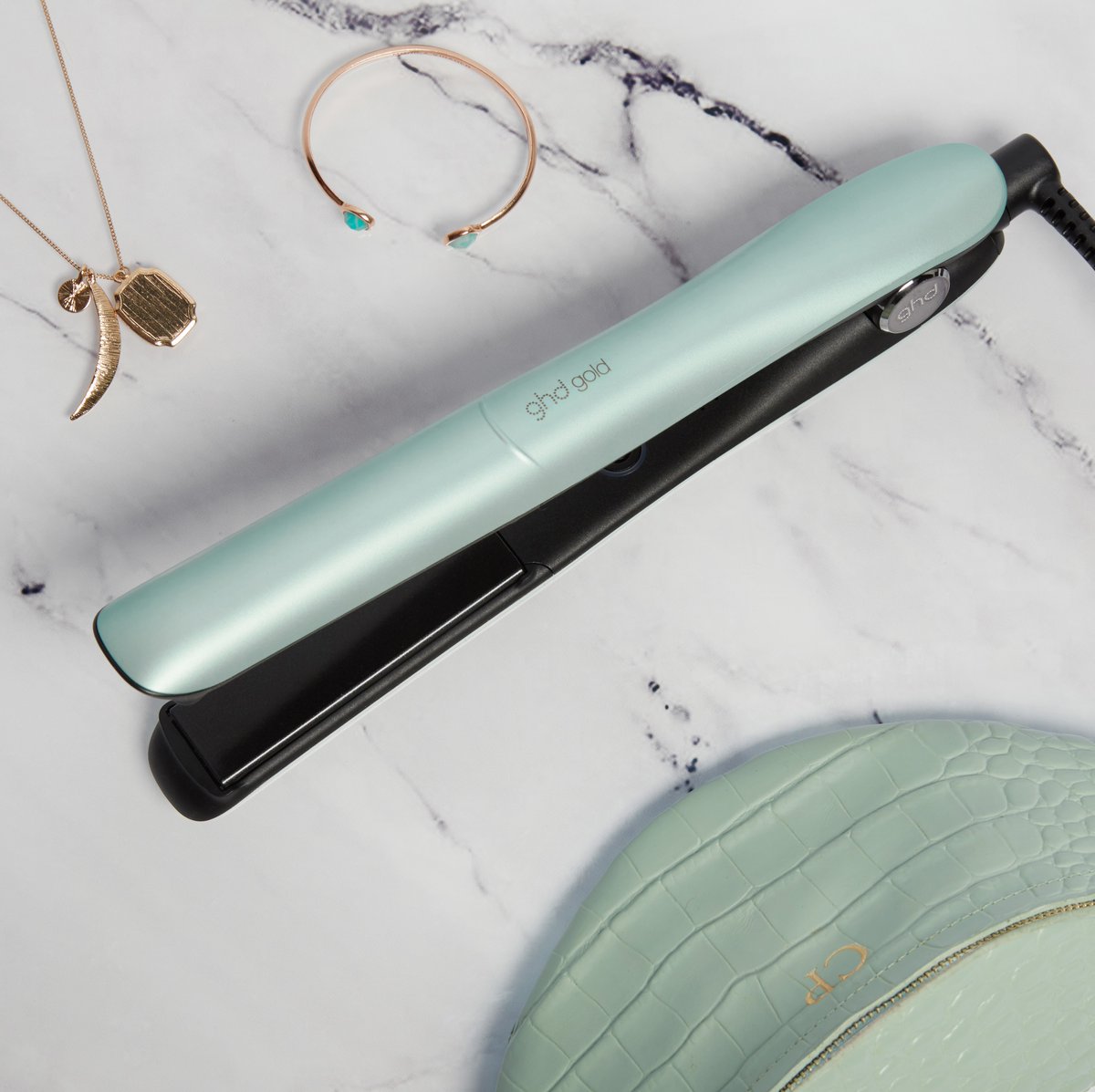 ghd's tweet photo. Oh hi, just dropping by to remind you that the mint movement is here and we should all be a part of it. OK, bye. 💚💫

Shop 👉 https://t.co/A1c7WUnSdz

 #staysafe #inthistogether #ghdupbeat #queenofthebeat #neomint #summer #pastelcolours #hairgoals #hairtools https://t.co/ilwZcxWRuY