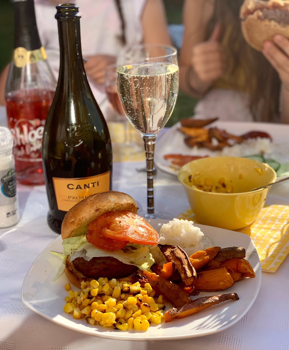 chris76brock's tweet photo. Happy Weekend everyone 🥂 #bepositive #stayhomesavelives #sunsoutbbqsout #timeforbubbles 🌞 https://t.co/7u5RHL3rep