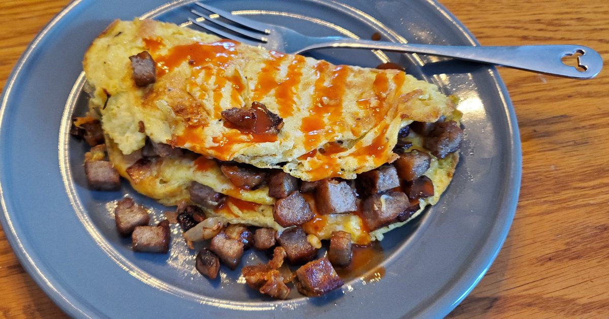 Keto_Jaxx's tweet photo. Been a while since I've posted a keto meal- eggs, sausage, 2 small mushrooms and a very little bit of onions and hot sauce.
#keto #ketoftw #ketolife #ketoisbetter #ketogeniclifestyle #ketocommitted #ketocommunity #ketoislife #ketostrong #LCHF #lchfcommunity #sugarfreelife https://t.co/8a6FEIFzrE