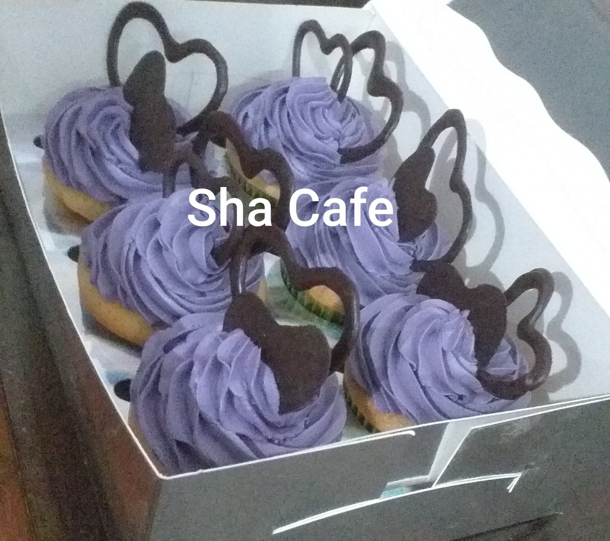sha_jeee's tweet image. Today's order 🎂 الحمدللّٰه 
Vanilla  cupcakes with frosting Delivered
Book your order now | #Your_Design | #Your_Flavour | #Your_Venue | #Our_Quality
Inbox now 📨 or WhatsApp at 03146618494