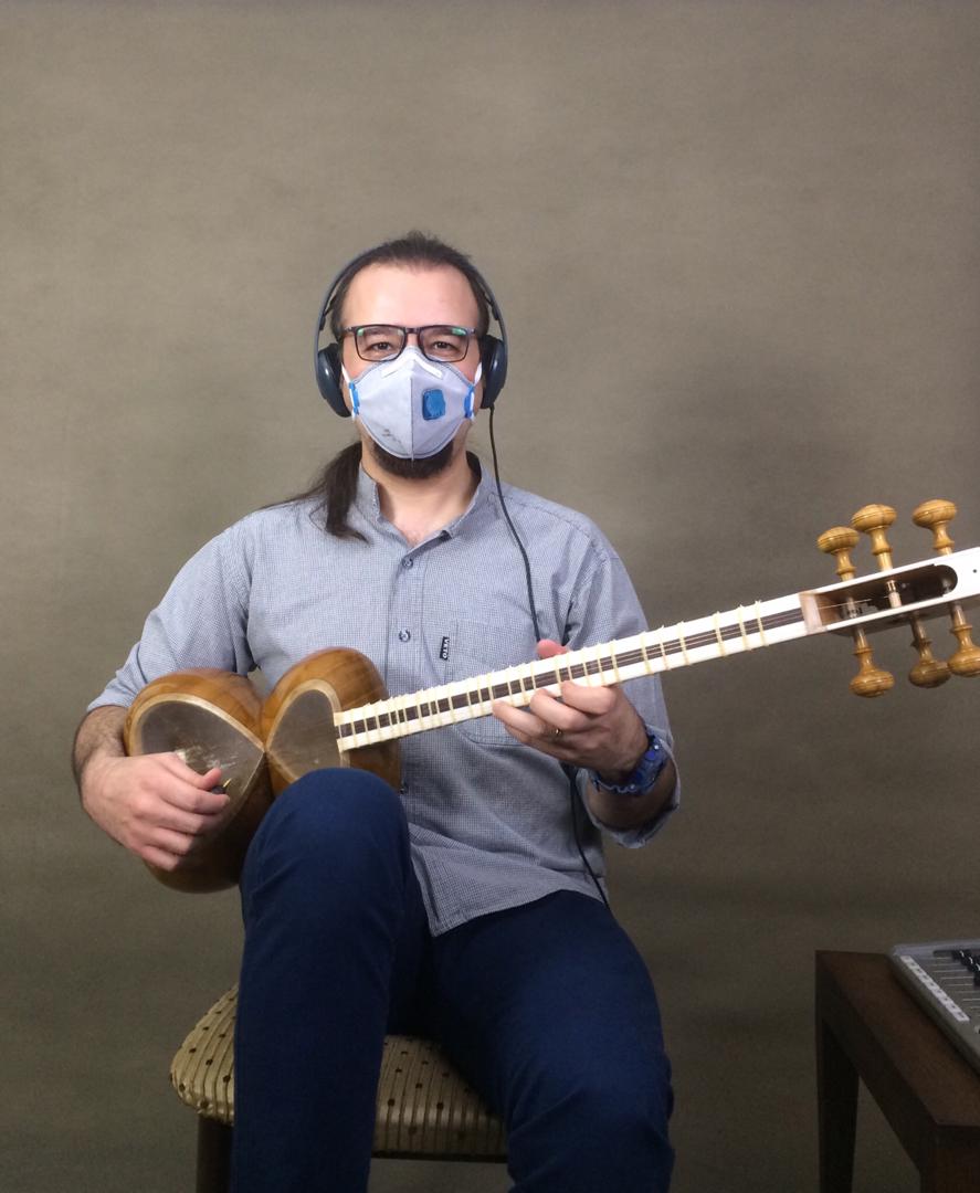alirezamosadeg2's tweet photo. ضبط با موازین بهداشتی😆
 #کوبه_اى  #percussion #rythm #cajonplayer  #percussionist #musician #music #concerts #کنسرت_ایران #کنسرت_تهران #کنسرت #tonbak_navazan #tonbaknavazan #تار #تارنوازی #تارنواز #کوبه_اى #instagram #تار_نوازی #ریتم https://t.co/N8Kuo2HaVZ
