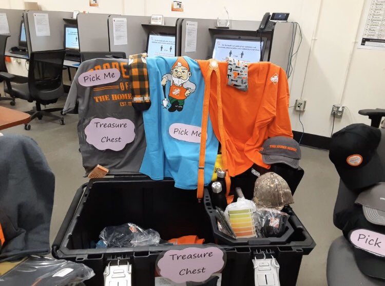 THD_Seabrook's tweet photo. #Team3404 #greenbravo #ourassociatesrock #creatingexcitement #beattheblues https://t.co/1QTDPnPvX2