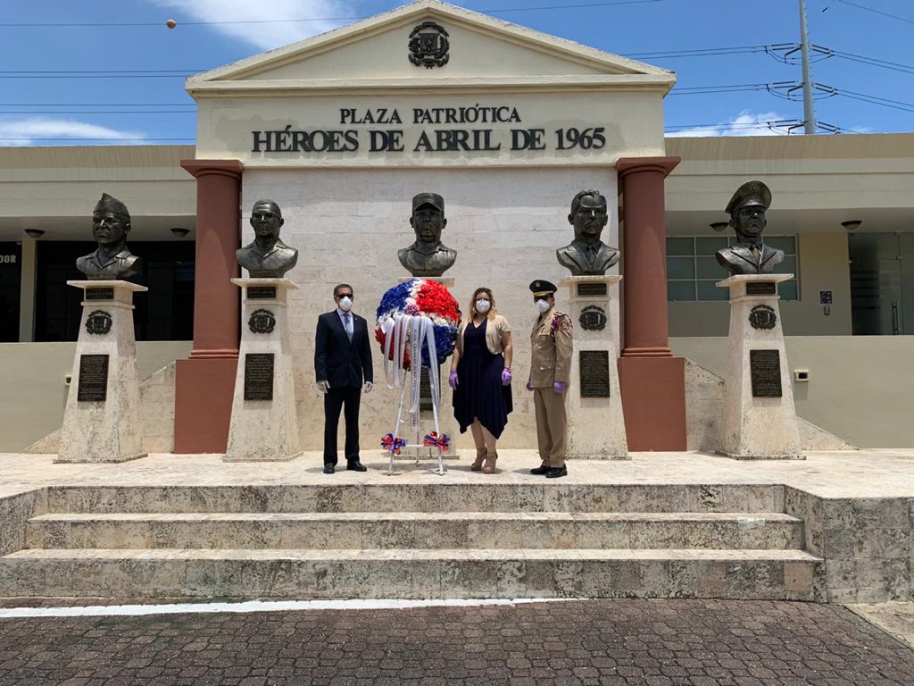 Un homenaje también en la conciencia agradecida de cada buen dominicano.