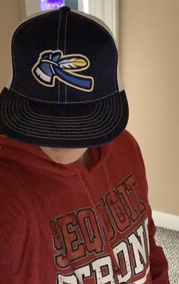 aljuech's tweet photo. Today I’m reppin’ my high school alma mater @TomahawkSchools and community @SequoitPride #wcsflight #wcsfunfriday #GoHatchets #SequoitStrong https://t.co/TJdjS0r0Zj