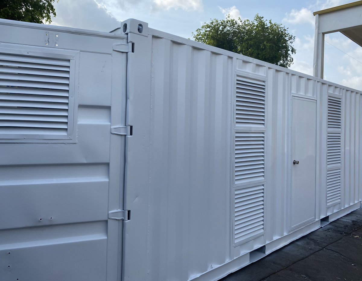 NicoleDones13's tweet photo. Custom generator container set for a special customer in the Abacos π΄#byus
#bahamasstrong #container #shippingcontainer #containermodifications #Abaco #Bahamas #generatorcontainer #powermodule #nationalintermodal https://t.co/UmJwcQMonW