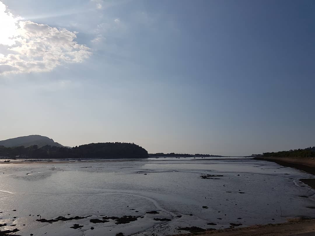 ConwyHistory's tweet photo. Oh look! It's Conwy Castle and Conwy River again!
#StillStunning #Conwy #Castle #River #NorthWales https://t.co/xWhcXT5gHe