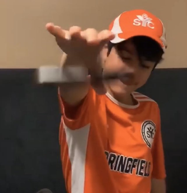 SYCSoccer's tweet photo. 🎥| 🔥🔥#PassTheRemote Challenge by the 2️⃣0️⃣0️⃣7️⃣ Boys Blue team 👀👇
✅Goals
✅Saves
✅Tackles
✅🔥 Song Selection
✅🧡💜💯
VIDEO:https://t.co/nkw3chsK4K
#SYCAtHome #WeAreSpringfield 🟠🔵 https://t.co/2z6CVsxdfq