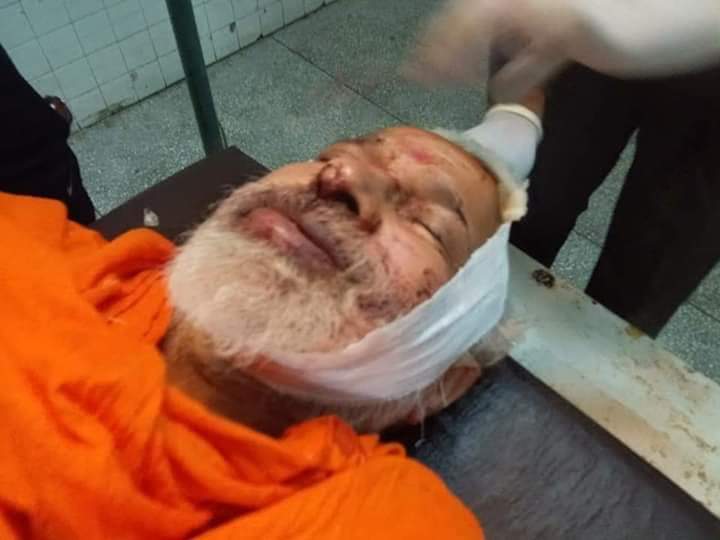 ISHUPANDEY's tweet photo. @anjanaomkashyap #महाराष्ट्र के बाद अब पंजाब में हिंदू संतो पर अटैक... पंजाब के #होशियारपुर में स्वामी पुष्पेंद्र पर हमला...हमला उस दौरान हुआ जब वो #आश्रम में अकेले थे, आखिर ऐसा #कब तक होता रहेगा..??
👇🏼👇🏼😡😢 https://t.co/fn0WKPJCKu