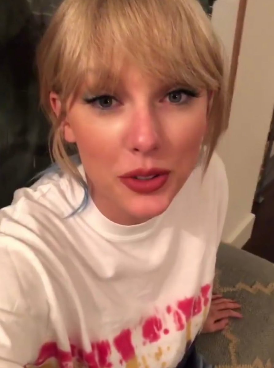 When you accidentally open the front camera, but you're Taylor Swift: a thread