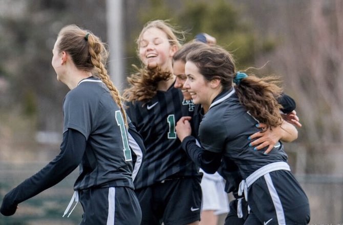 APVGsoccer's tweet photo. Senior appreciation post!@fowlerlynsey_ 4 year varsity soccer athlete.Lynsey always kept the best attitude and supported her teammates in any possible way. She constantly did tik tok dances and handshakes with team memebers to boost their mood. #districtchamp #positivity https://t.co/k3mQpq3jsq