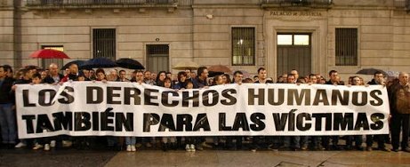 MatiBagnato's tweet photo. Las victimas luchamos x justicia pero tambien para q vos no sufras como nosotros el asesinato d un ser querido.
Hoy necesitamos tu ayuda y la de todos para q nos escuchen! 
Xfa RT q #NoLosLiberen sea TT 🙏
BASTA DE LIBERAR DELINCUENTES https://t.co/MBzjIlsSQv