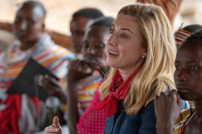 UKGattonCollege's tweet photo. @JaneMosbacher Morris, former Gatton Women Business Leaders mentor, was named one of @FortuneMagazine's "World’s 25 Greatest Leaders: Heroes of the pandemic." Congrats on this outstanding achievement! 
https://t.co/xPisuiI6R4 https://t.co/yPjguBgTng