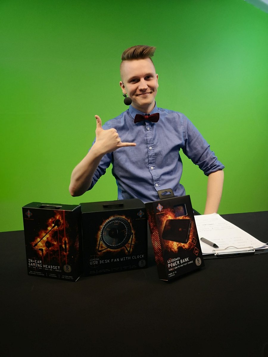 CROWN HUNT Group Stage starting now! Watch games live at: twitch.tv/ultiesports

#ClashRoyale #mobilegaming #gaming #esports #ueo #ultiesports