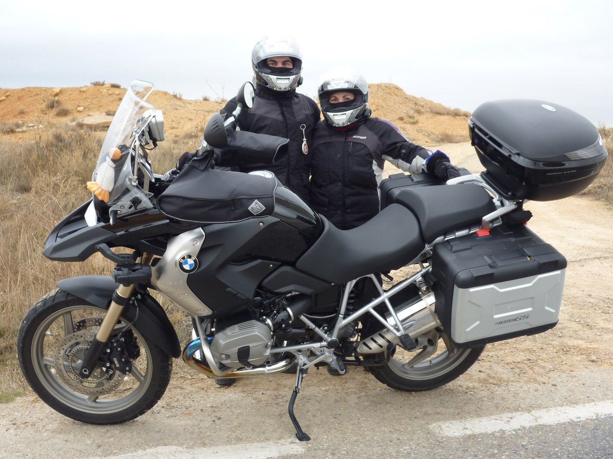 lordsithdani's tweet photo. Mis GS, #F650GS #R1200GS y la #F700GS La 650 me la quite de encima por problemas, la 1200 y la 700 perfectas, de las motos con las que más he disfrutado y de las que tengo muy buenos recuerdos. #gseandoporlavida #f700gslordsithdani #f700 #bmwmotorrad #bmwgs #bmwmotorcicle https://t.co/ulaL3gqHTY