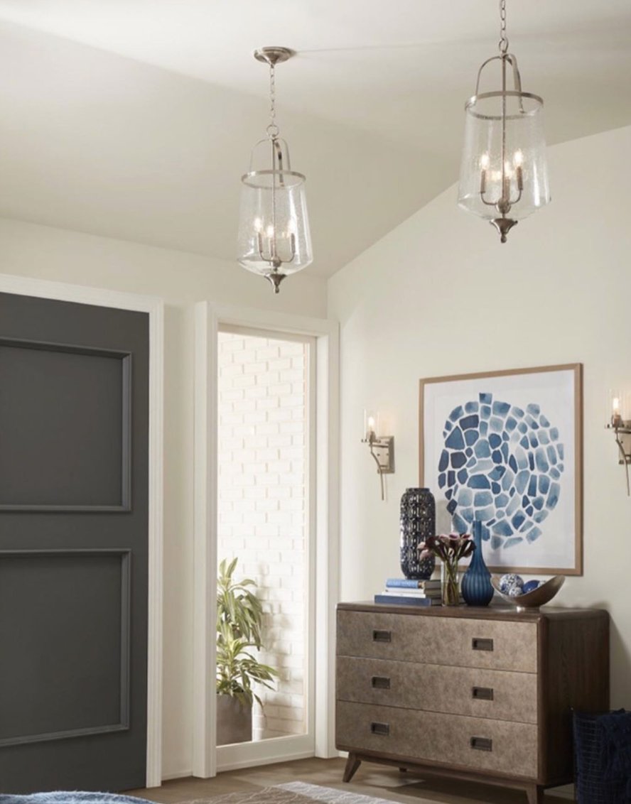 ProgressLtg's tweet image. The pendants, from the Passage collection, create a simply beautiful lighting experience with smooth, thin metal arms and a simple, clear seeded glass shade. #lightinginspiration #realhomesofinstagram #transitionaldecor #spring #pendantlighting #pendantlights