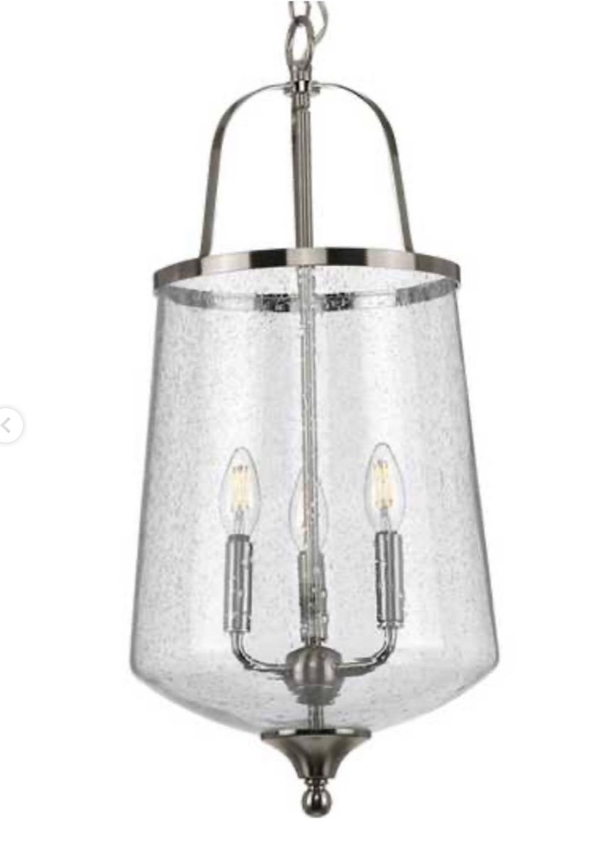 ProgressLtg's tweet image. The pendants, from the Passage collection, create a simply beautiful lighting experience with smooth, thin metal arms and a simple, clear seeded glass shade. #lightinginspiration #realhomesofinstagram #transitionaldecor #spring #pendantlighting #pendantlights