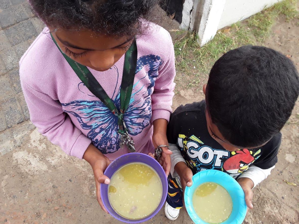 kim voller tweet media