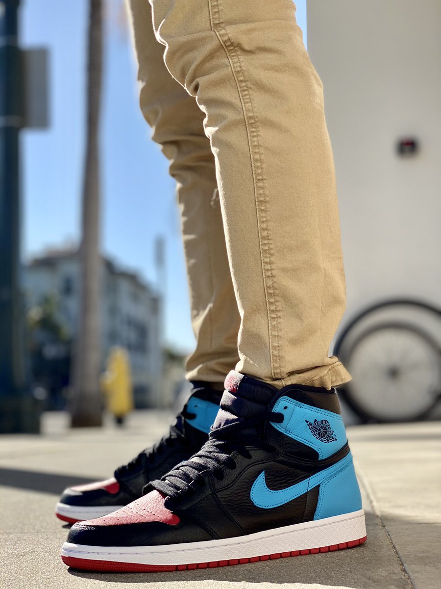 EssentialSNKRS's tweet photo. On feet 😎 Thanks @snkr_twitr
#yoursneakersaredope #jordan #aj1 #unctochi #california #sneakerhead #newnew https://t.co/Nea3kXiwCC