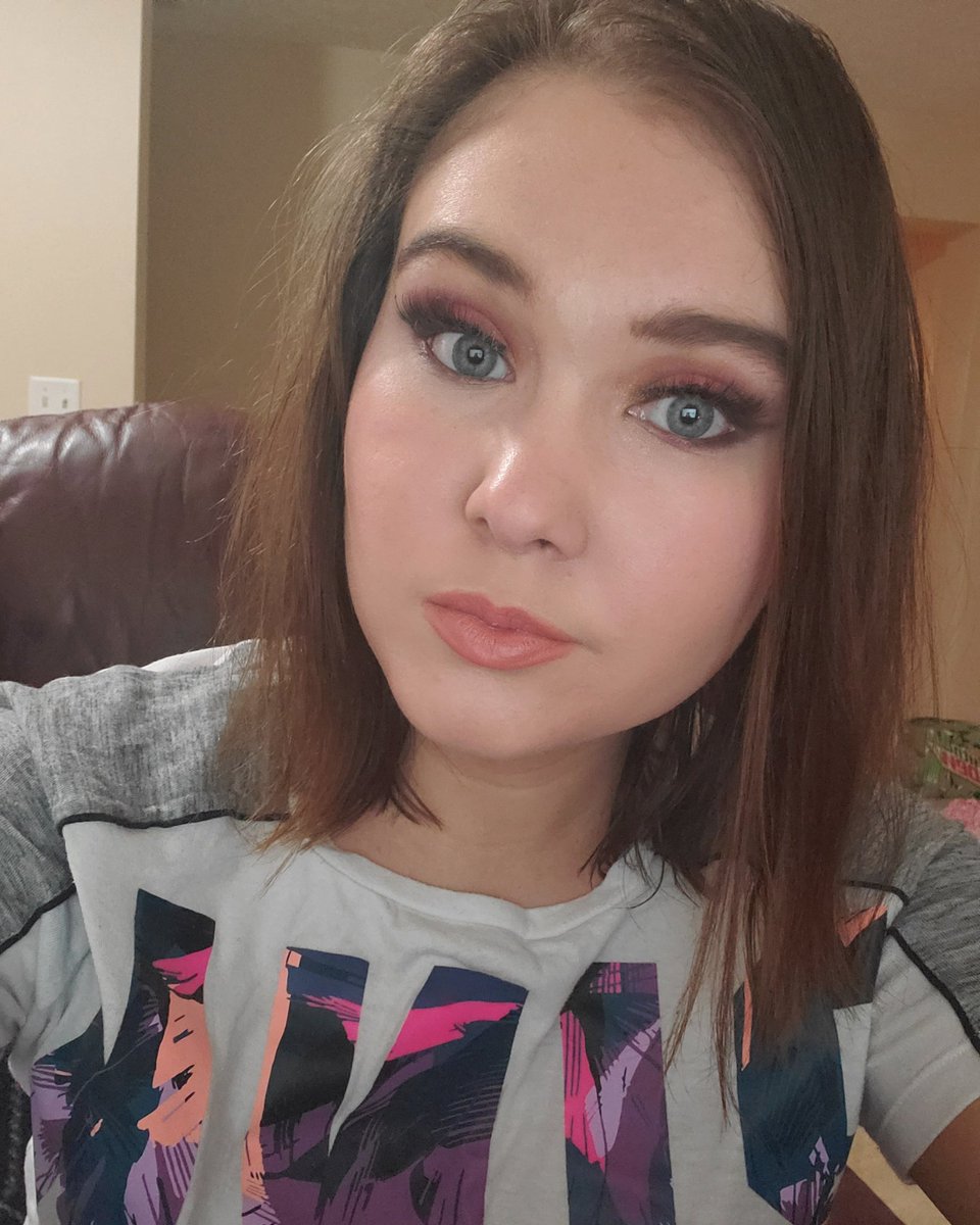 Kweenkxxx's tweet photo. I finally got these lashes look halfway decent. They're still messy af but better than when I started! 😛🥴 https://t.co/arLqupEObj