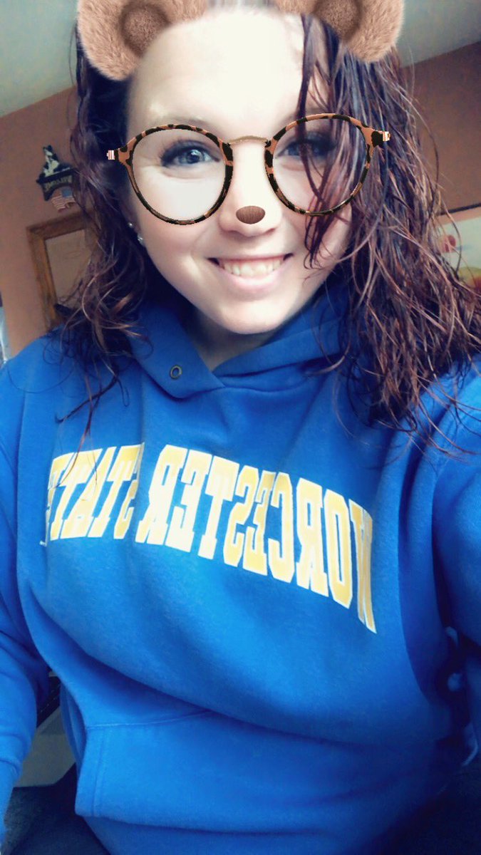 MsWelchRMS's tweet photo. Rocking my home away from home from 2011-2015 💙💛 #rmsspirit #neverflyalone @MrsWheeler_RMS @RMSDracut https://t.co/YEyznF5VUy