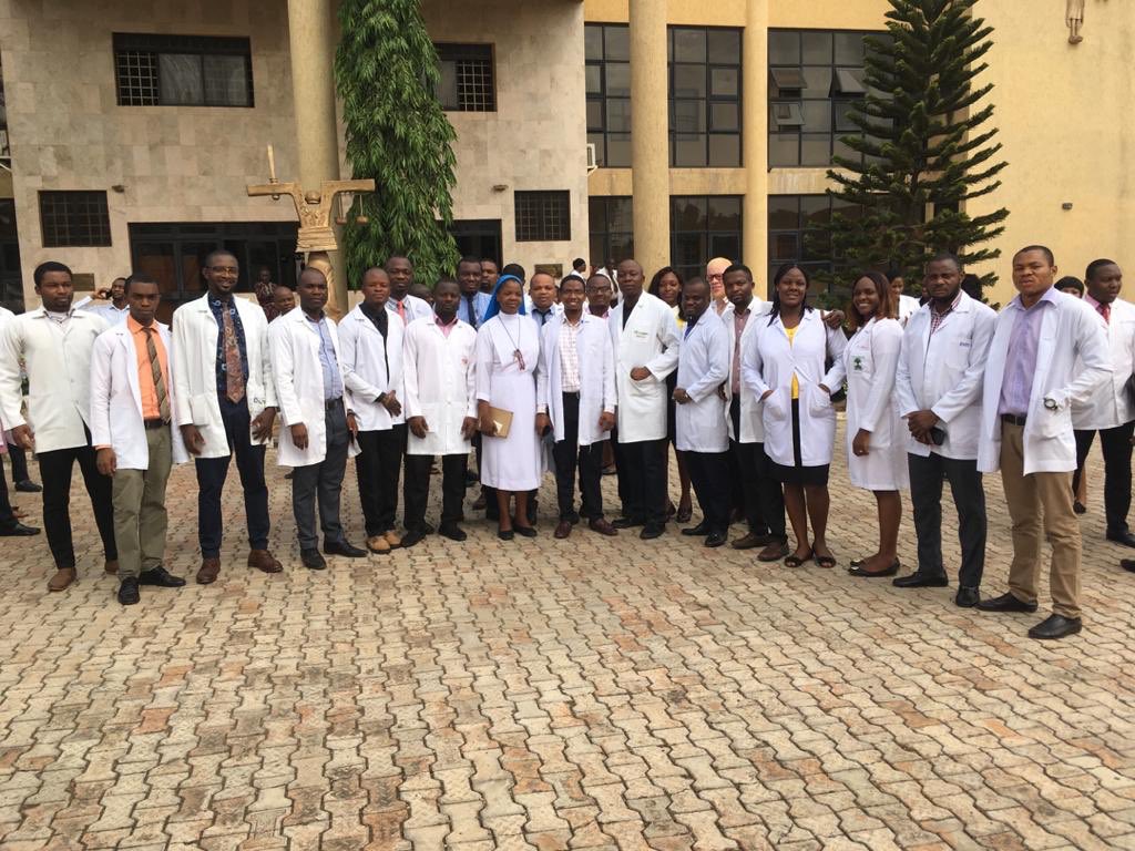 ArdEsuth's tweet photo. Doctors should not be taken to court by Enugu State Government for asking for their wages.
#EnuguDoctorsLivesMatter. @NCDCgov @Fmohnigeria @lindaikeji @MobilePunch @renoomokri @NGRPresident @NGRSenate @EdogaMD @amnesty @AmnestyNigeria @femigbaja https://t.co/rZLQxyw6yq