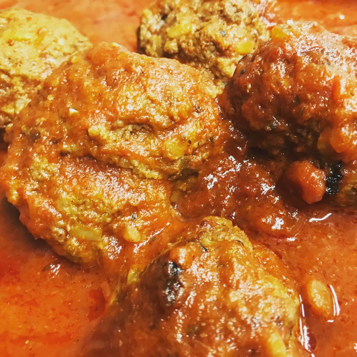 #familymeal of Spaghetti &amp; Meatballs with salad, garlic bread and mini doughnuts for dessert. $50 feeds the whole family.
Grab a #bloodymary kit for the morning while you’re stopping by.
#westseattle #roosevelt #Friday