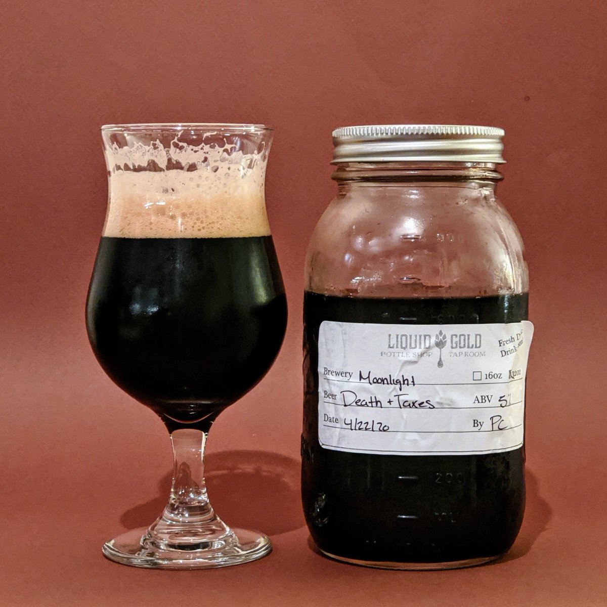 beer47's tweet photo. #BeerPhotoFriday A to-go draft jar of Death &amp; Taxes by #MoonlightBrewing purchased at @LiquidGold_SF. The classic black lager. A perfect balance of malty sweetness, roasty aromas, light earthy bitteeness. Smooth &amp; delicious. Always a winner. #quarantinebeer https://t.co/SO2nn6uOFV
