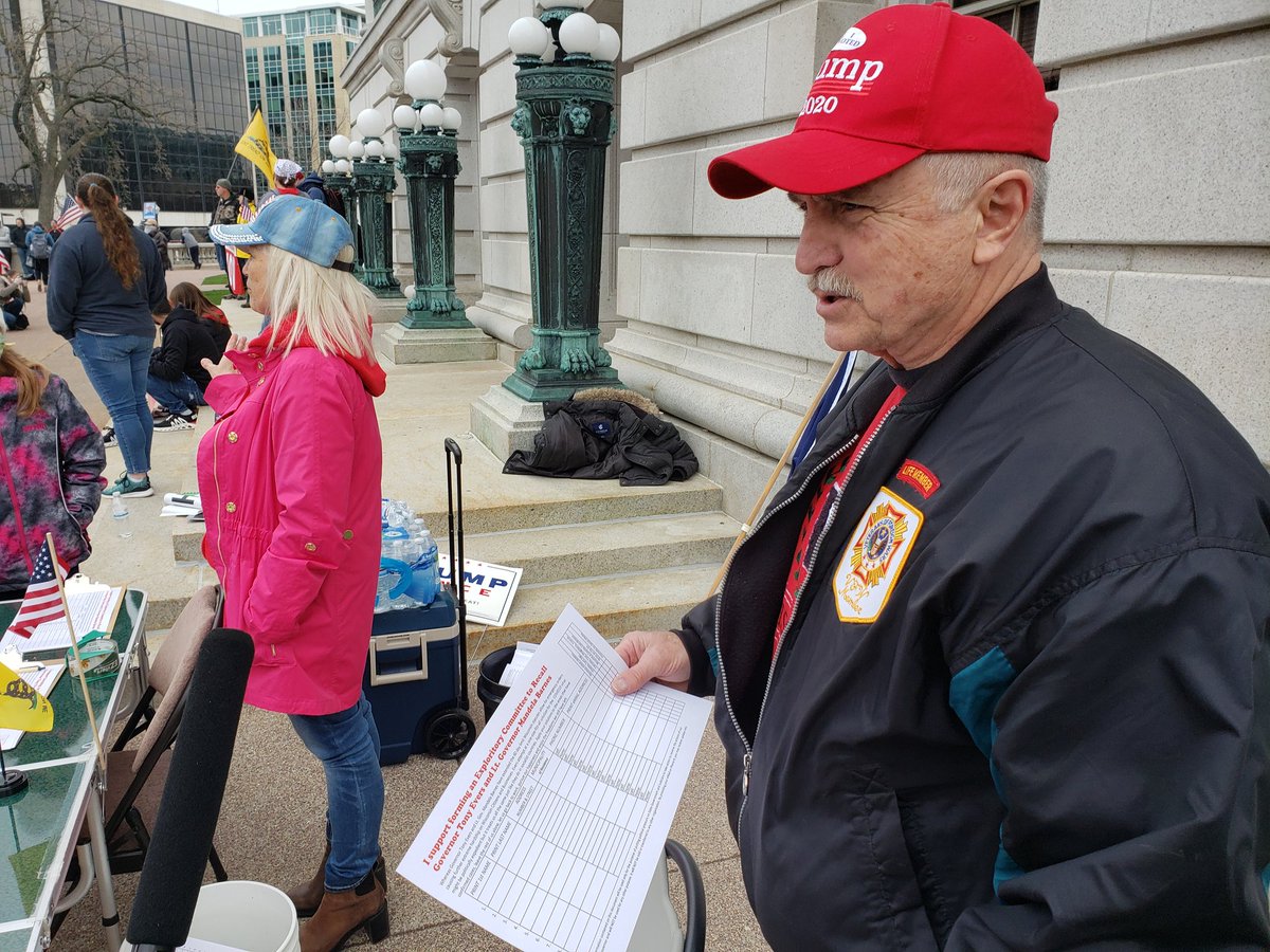 Former state Rep. Don Pridemore is gathering signatures for an exploratory committee to recall  @GovEvers and  @LGMandelaBarnes.He says he& #39;s here to "wake Tony Evers up. Tony Evers has been in an ivory tower all his life. He& #39;s never had a real job."