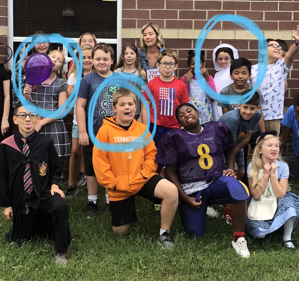 MrsAbney6th's tweet photo. Congrats to Emilia, Taylor, Hunter, and Mahdi for all completing 10 challenges this week for distant learning! Way to go! ⁦@SCECardinals⁩ #creeklife https://t.co/pAhXeOiKh9