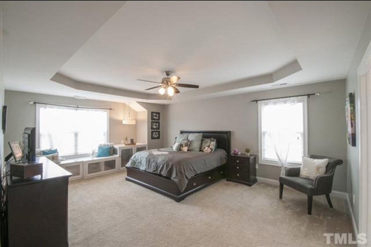 SDreamHomes's tweet photo. COVID-19 makes the closing process operate differently, but closings are happening! My sellers recent closing was mostly virtual and I may not have been able to be with them physically, but I was always there for them.
#justcalljennifer #virtualclosing #sold #realtor #homeowner https://t.co/IuujzW2jF8