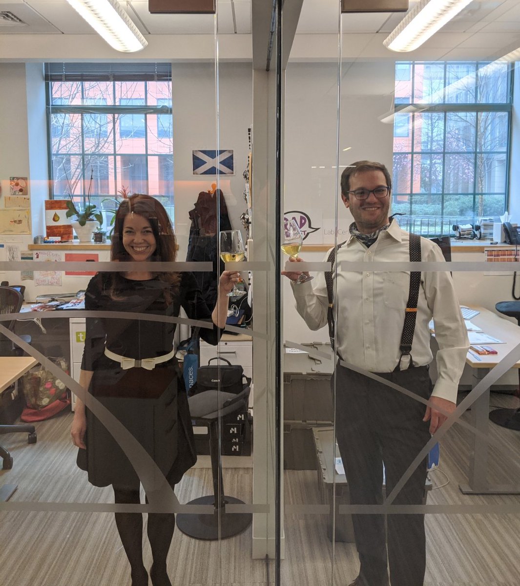 ShaziaMir71's tweet photo. Jolly good show! The height of sophistication today @labcentral on #sofancyFriday - The fanciest 'socially distanced' happy hour by far @macarons4all 🥂 https://t.co/bmt7kBwM8M