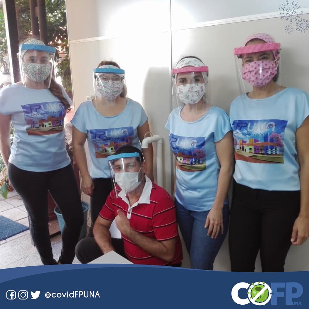 Valoramos el trabajo honesto y el compromiso pero valoramos mucho más la VIDA.🙌👩🏻‍💼👨🏻‍💼
Para aumentar el cuidado y la prevención de funcionarios  de la Dirección de Talentos Humanos FP-UNA hicimos entrega de un nuevo DISPENSADOR.
#JuntosNosCuidamos 
#QuedateEnCasa