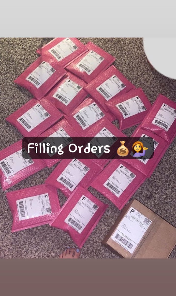 chasser_sack's tweet photo. Who Need Them ?? #Vendor #AirPod #iPhoneX #ForSale #dmme #SERIOUS INQUIRES ONLY ‼‼‼ https://t.co/6XmC2y1yfO