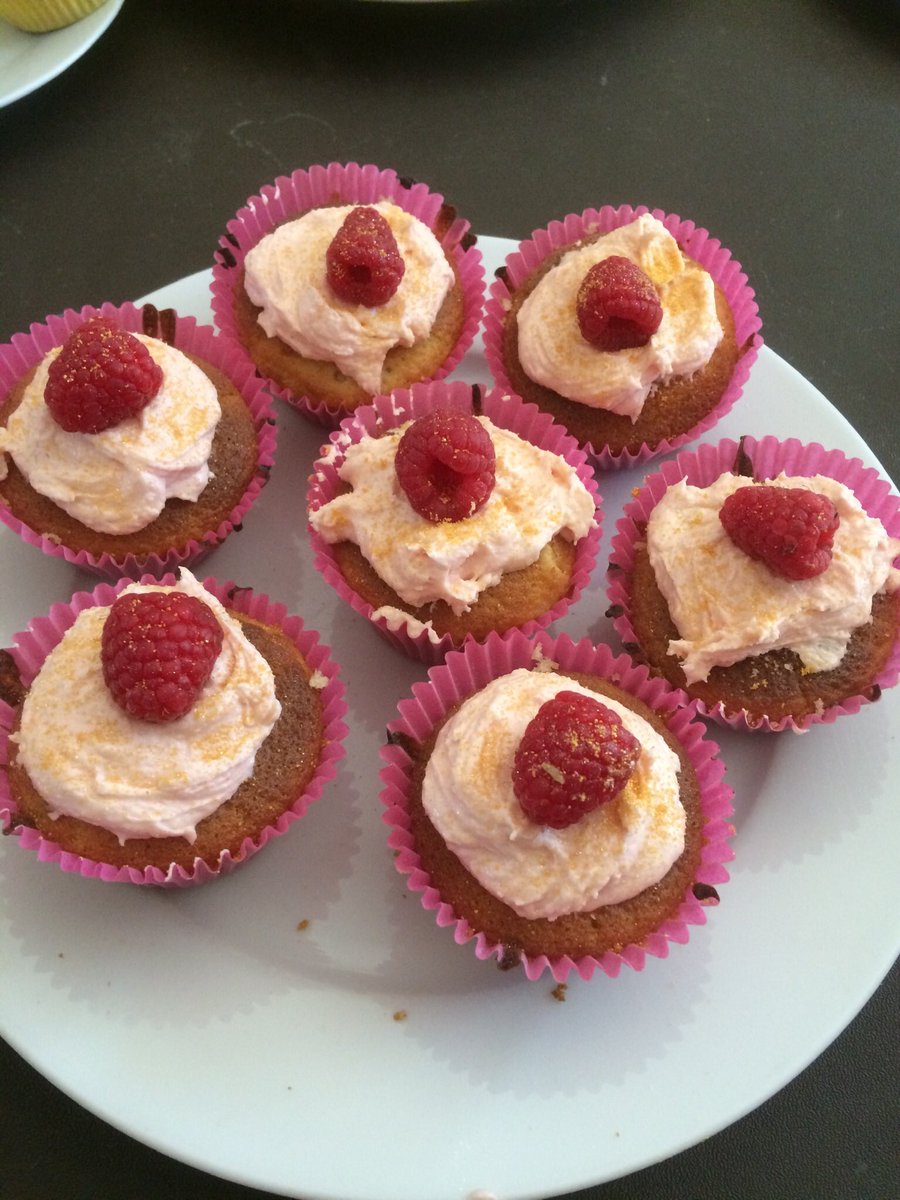 helblam's tweet photo. My daughter has produced some fabulous buns today. Raspberry or lemon to choose from tonight. @BBGAcademy https://t.co/Ptat8mo7QS