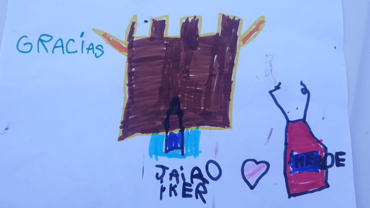 Seguimos recibiendo dibujos de los peques de #LaPoblaDeFarnals. ¡Muchas gracias! Estamos decorando nuestra base con vuestros dibujos 🥳
#EstemAmbTu #COVID19 #Açòpassarà #QuédateEnCasa