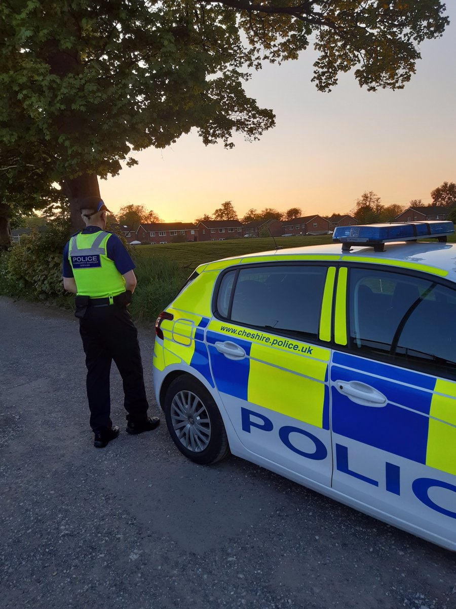 BrokCrUptonPol's tweet image. PCSO Barlow patrol check up on Becks Lane and Priory field after reports of drug activity in recent weeks. Please report any drug activity to 101 or email me on james.barlow@cheshire.pnn.police.uk. 👮‍🚔 #PCSOBarlowpatrol #Drugcrackdown