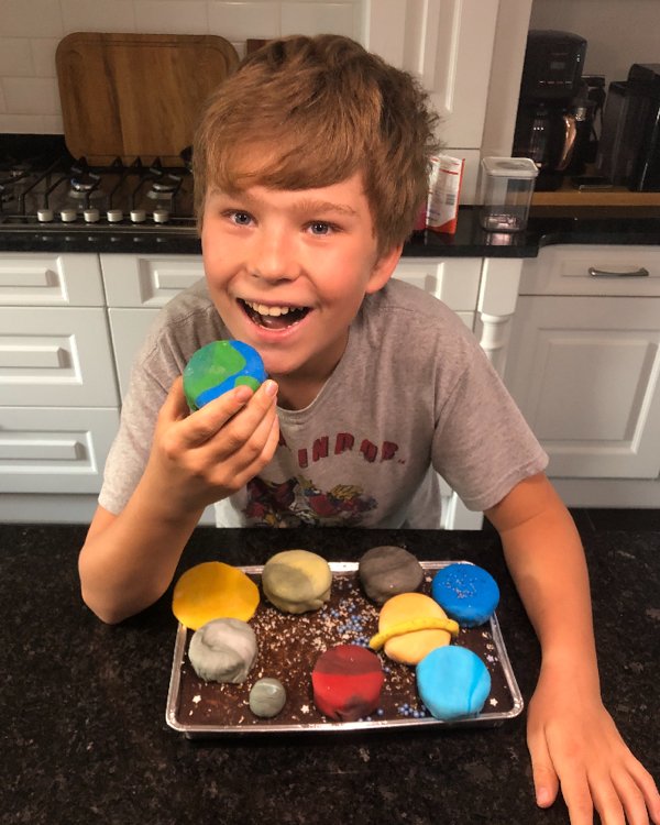 OATChadwick's tweet photo. A brilliant model of the solar system by Oliver Yoxon-Grant. Looks delicious too 🪐🍰😊 Year 7 students smashing it as always 💪🏼👍🏼 #scientistsinthemaking #learningfromhome #hardworkpaysoff https://t.co/HkRQ35o513