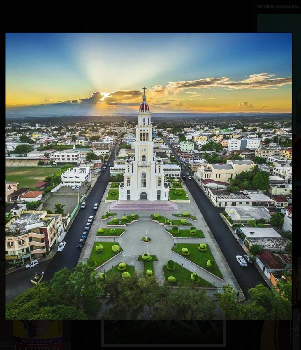 Carlos_lantigua's tweet photo. Pero ni en sueño uds tienen una iglesia así en Santiago... Vamos a respetarnos 😁 #MocaCity https://t.co/boFWNdHJqV