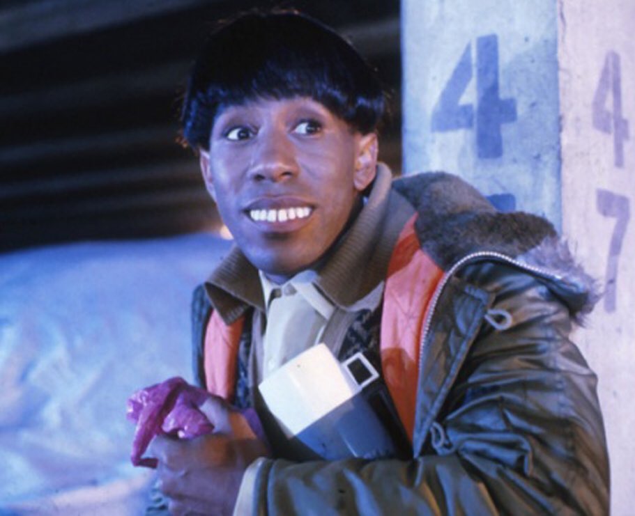 SteveKeys66's tweet photo. Can’t believe @DannyJohnJules (Duane Dibbley) just indirectly helped us get a crossword answer:
Style, Enthusiasm...4 letters
#Emohawk #Fashion #Geek #Fast https://t.co/bUKObDuI9p